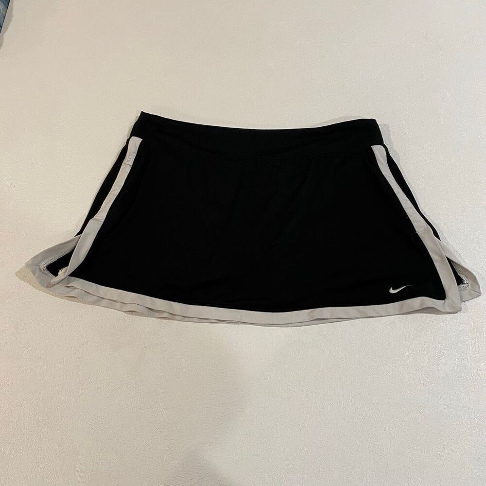 Nike Dri-FIT Black Tennis Running Skort Women’s Medium Built-In Shorts Activewea